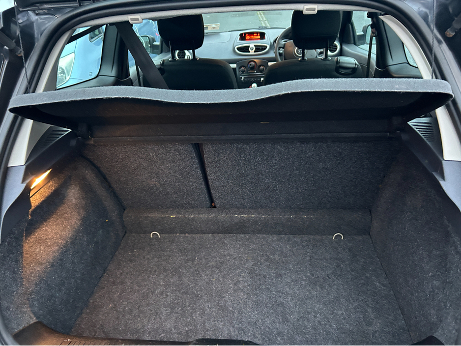 2010 Renault Clio 3 1.2 ONLY  47000KLMS///IRISH CAR WITH BRAND NEW NCT 9/2026 LOW TAX 280///TAXED OCT 2026///GREAT STARTER CAR OR TOWN RUNABOUT €4,500