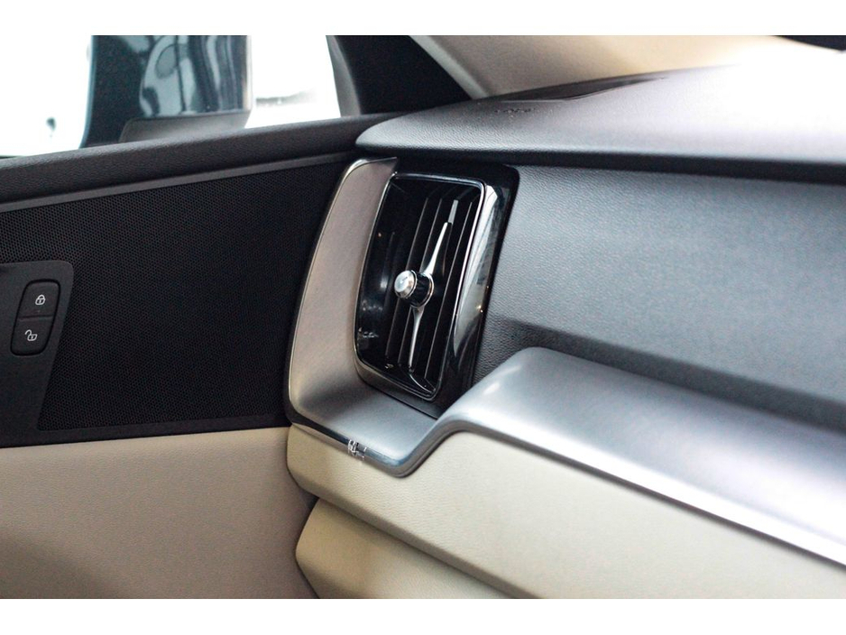 2021 Volvo XC60 T6 Inscription Expression €38,899