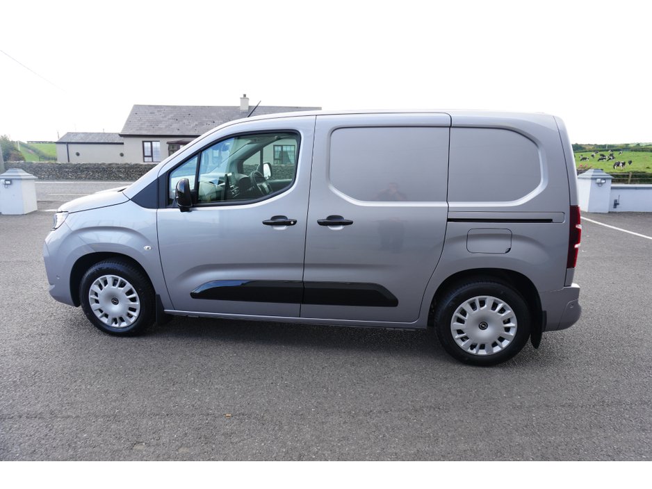 2026 Opel Combo Sportive 1.5 130PS AUTOMATIC €33,700