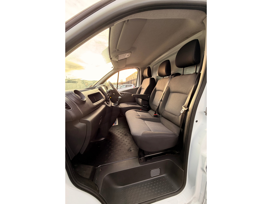 2021 Renault Trafic 2.0 High Spec €18,658