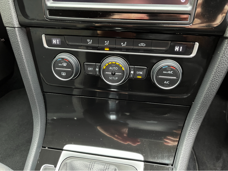 2014 Volkswagen Golf HIGHLINE AUTOMATIC 1.4 PETROL //ONLY 9668 MILES//REVERSE CAMERA//ADAPTIVE CRUISE CONTROL// €13,950