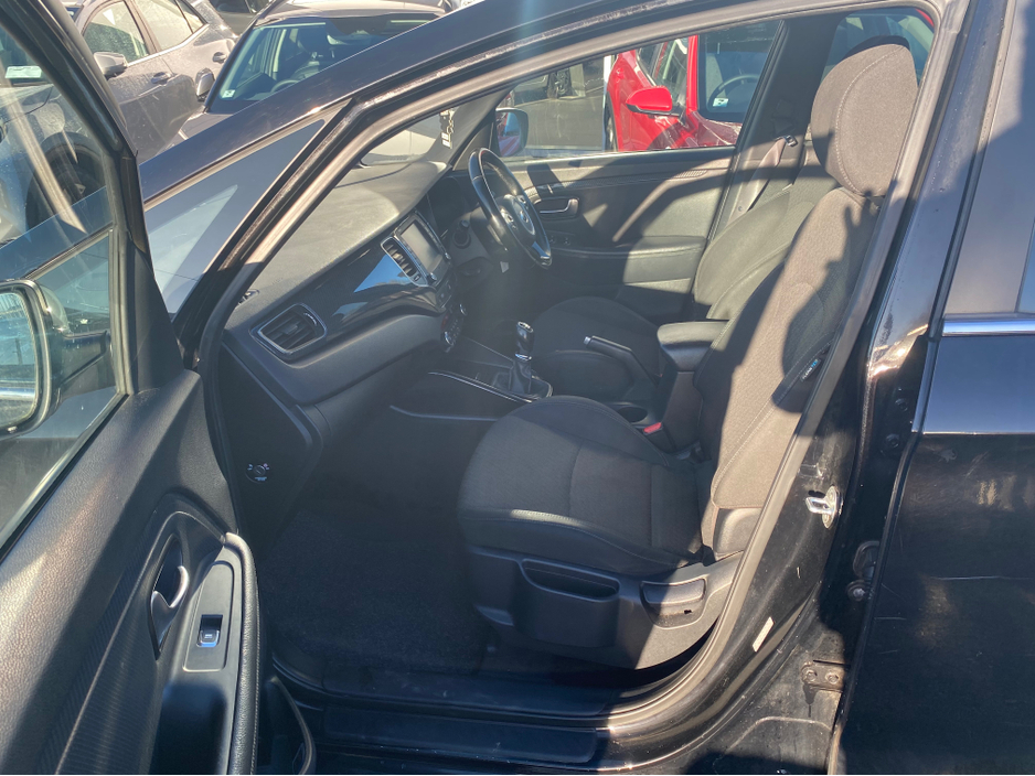 2017 Kia Carens OR RONDO EX 5DR €11,900