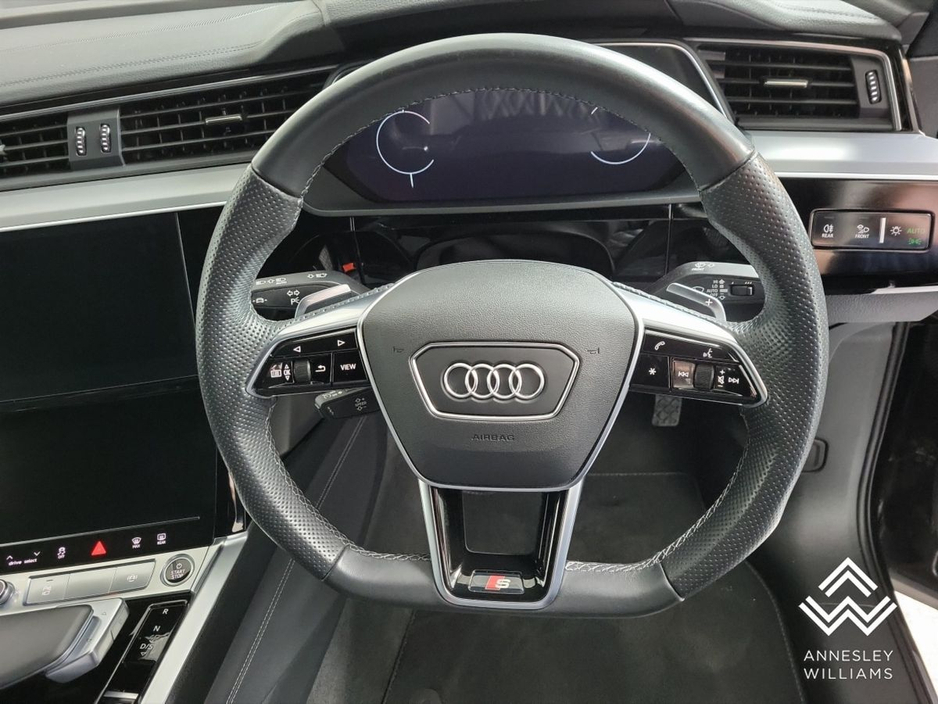 2022 Audi e-tron 55 quattro S Line €41,950