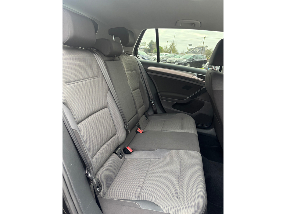 2014 Volkswagen Golf 1.6 TDI SE BLUEMOTION 105PS 5DR €8,250