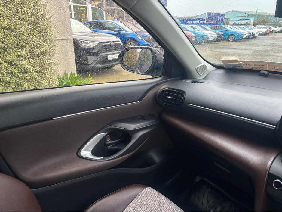 2021 Toyota Yaris Cross Z HYBRID AUTOMATIC 1.5 PETROL //MASSIVE SPEC//HALF LEATHER HEATED SEATS//KEYLESS ENTRY//360 PARKING CAMERAS// €23,950