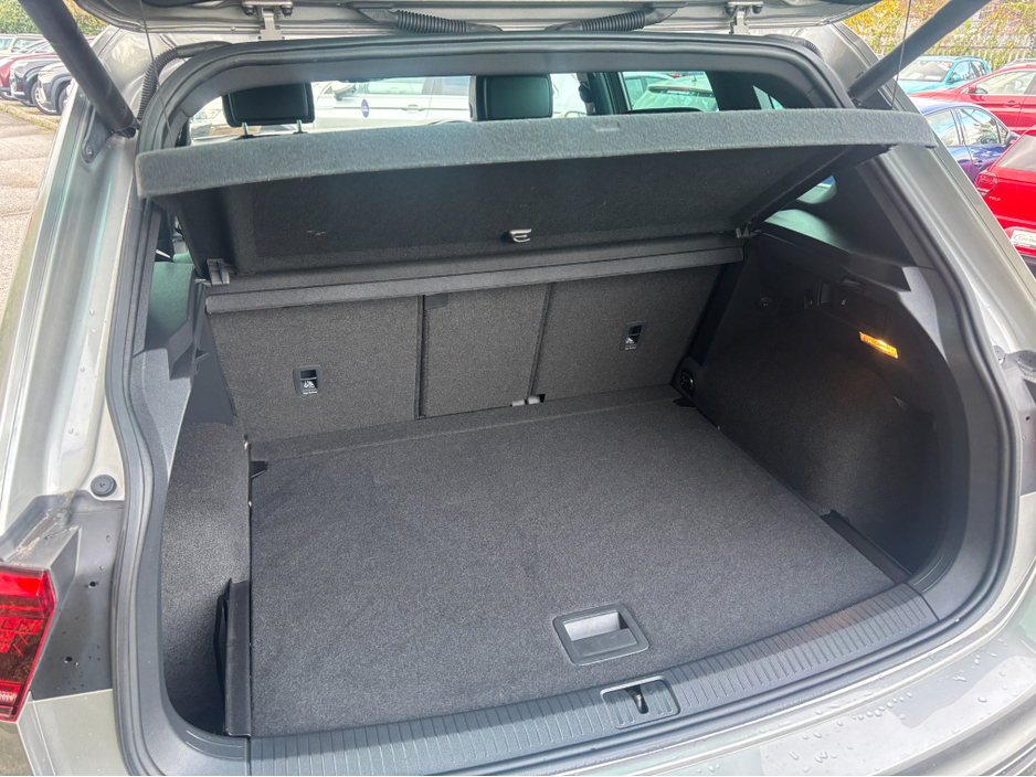 2020 Volkswagen Tiguan R-LINE 4MOTION AUTOMATIC 2.0 DIESEL //LOW MILES//HIGH SPEC//360 PARKING CAMERAS//HEATED FRRONT AND REAR SEATS//HEAD UP DISPLAY// €34,950