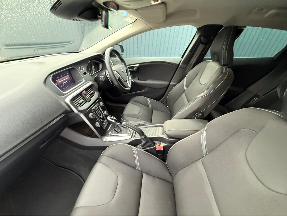 2019 Volvo V40 MOMENTUM - D4 2.0L DIESEL - AUTO - 12M WARRANTY - CAR: 1616