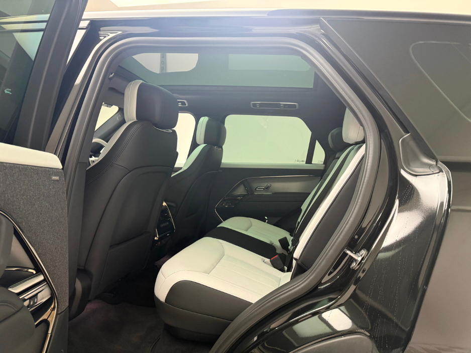 2024 Land Rover Range Rover Sport DYNAMIC P460E €112,990