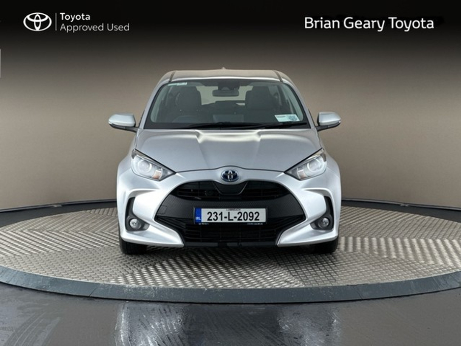 2023 Toyota Yaris HYBRID LUNA €23,950