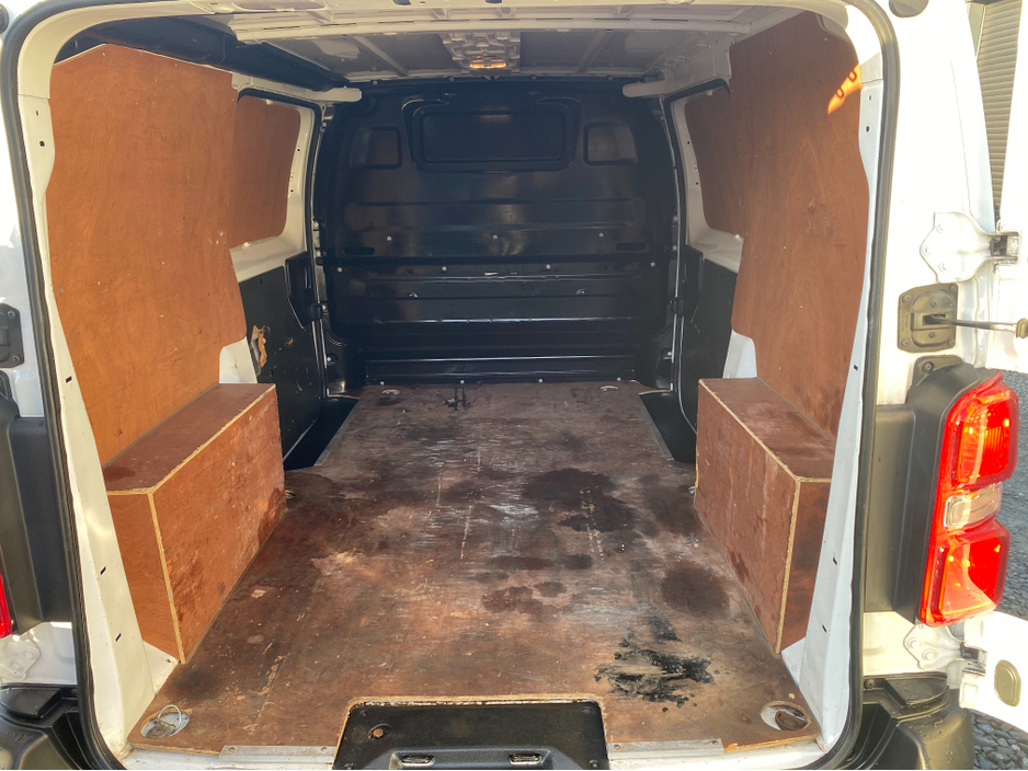 2020 Opel Vivaro 2700 Edition  L1H1 120 €11,495