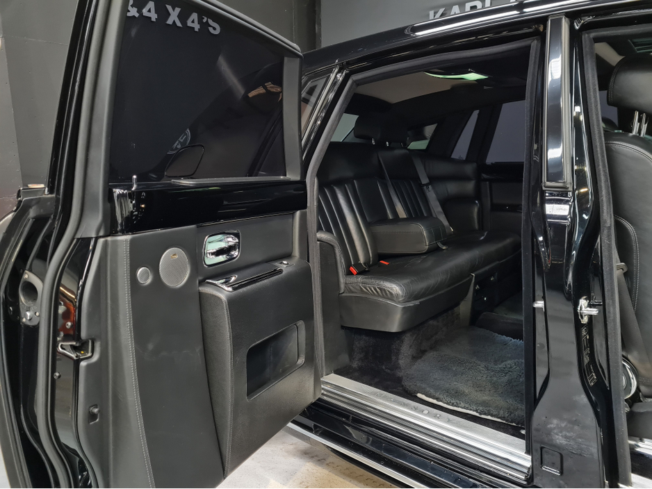 2007 Rolls-Royce Phantom 6.75 V12  MANSORY €99,950