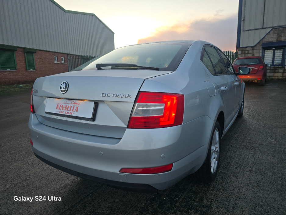 2015 Skoda Octavia AMBITION 1.6 TDI 105HP DSG 4 4DR AUTO €9,750