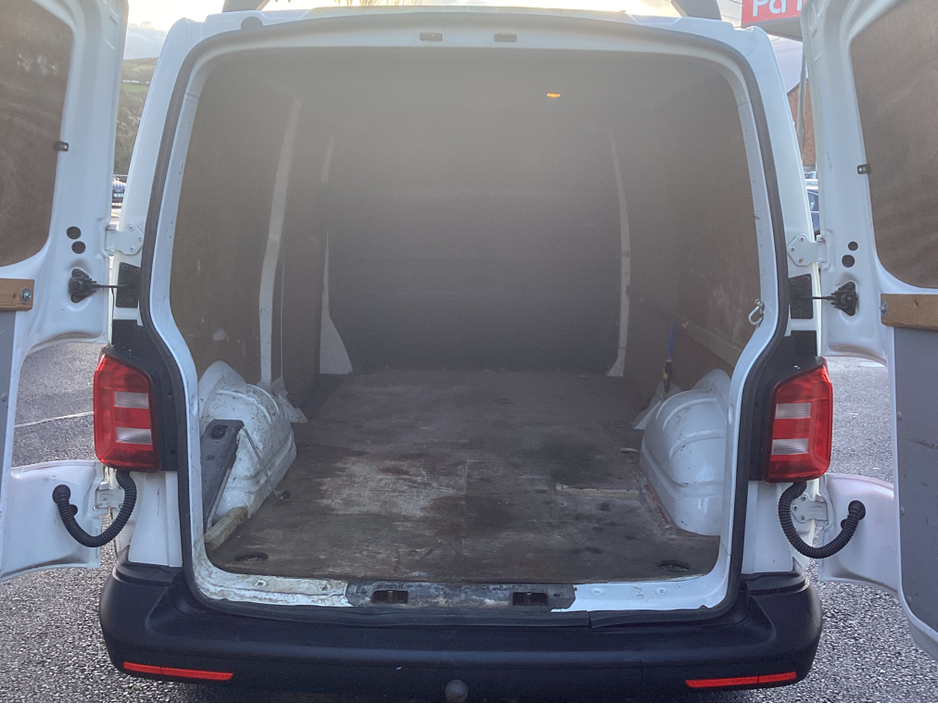 2017 Volkswagen Transporter ** ONLY 137KMS * CAMERA €15,950