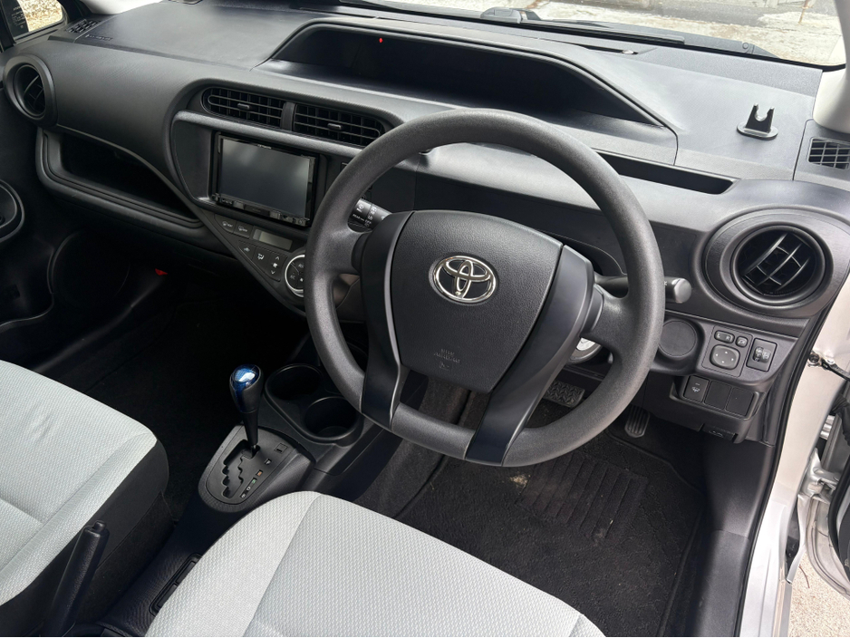 2016 Toyota Aqua 1.5 HYBRID / AUTO / PARK ASSIST / NAV / FOGS / AIR-CON/***FINANCE PACKAGES AVAILABLE*** €8,985