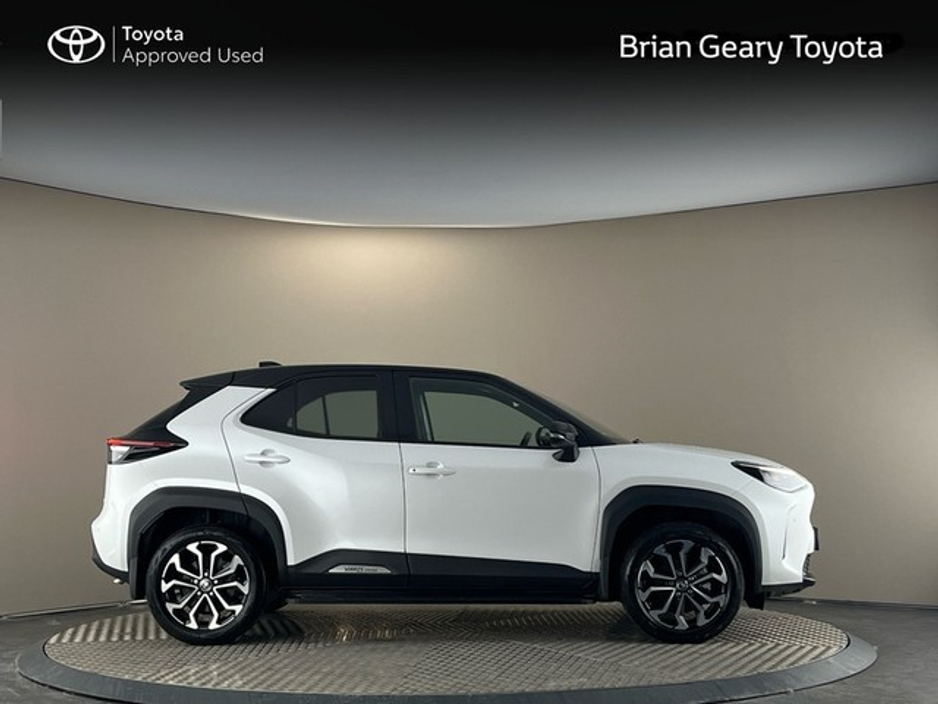 2023 Toyota Yaris Cross HYBRID LUNA SPORT €28,950
