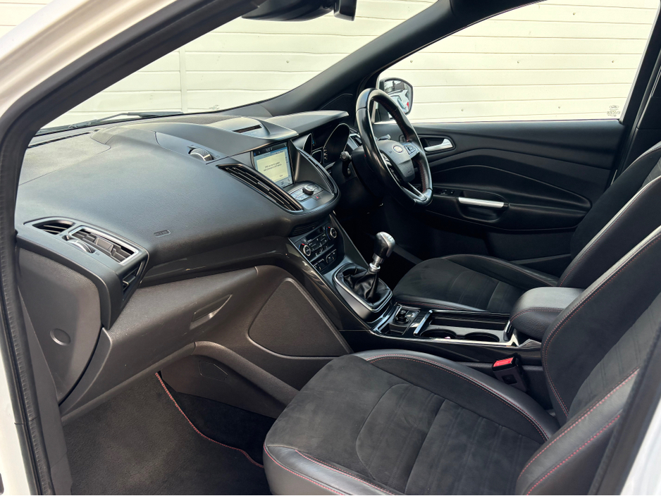 2018 Ford Kuga 1.5 TDCI 120PS ST-LINE - Sunroof