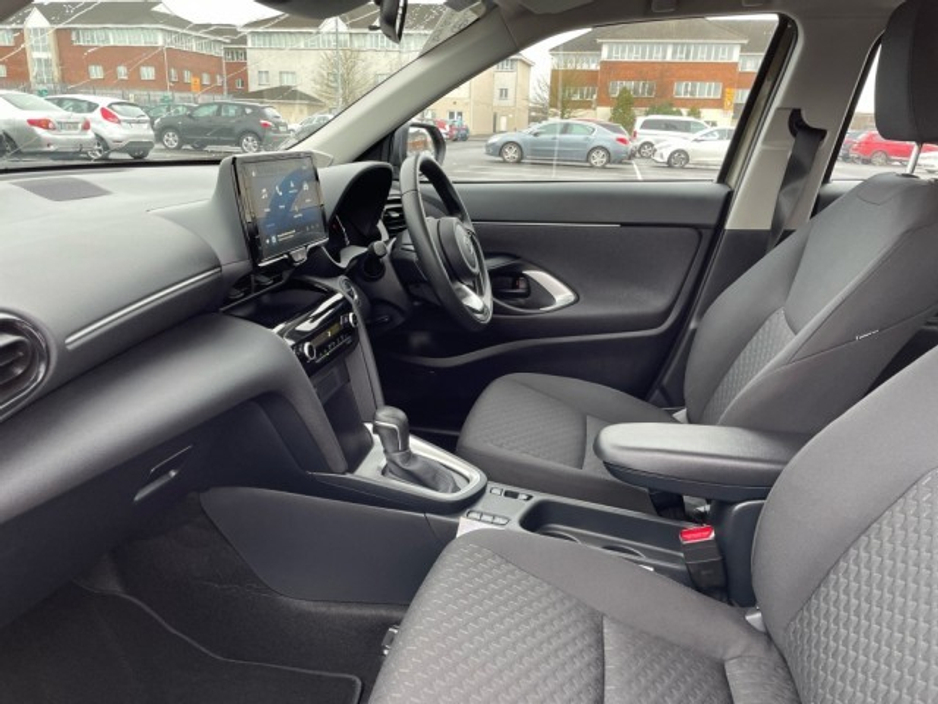 2025 Toyota Yaris Cross - Save EUR 4,100 - Luna + 2 FREE Services Included - 1.5 Hybrid - Automatic - EUR 180 Tax // Remote Central Locking // Front Electric Windows // Rear Electric Windows // Electric Mirrors // Finger Tip €29,865