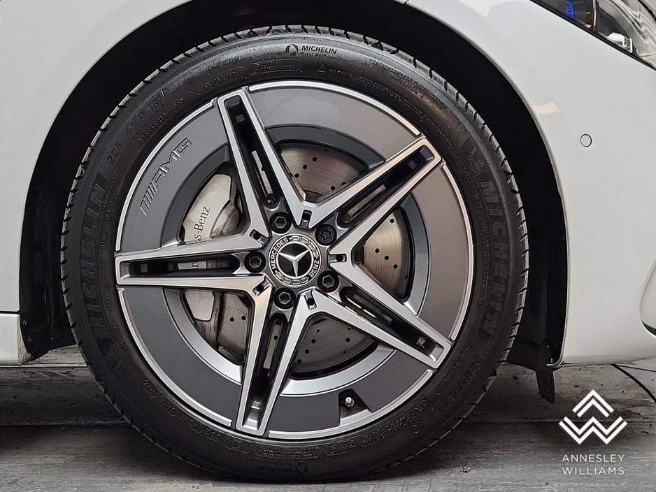 2023 Mercedes-Benz C Class C300e AMG Premium + €50,950