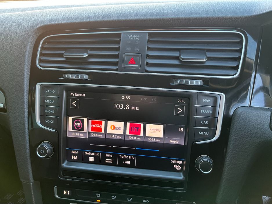 2017 Volkswagen Golf HIGHLINE AUTOMATIC 1.4 PETROL //HIGH SPEC//LOW MILES//KEYLESS ENTRY//REVERSE CAMERA//ADAPTIVE CRUISE CONTROL//BLIND SPOT WARNING// €16,950