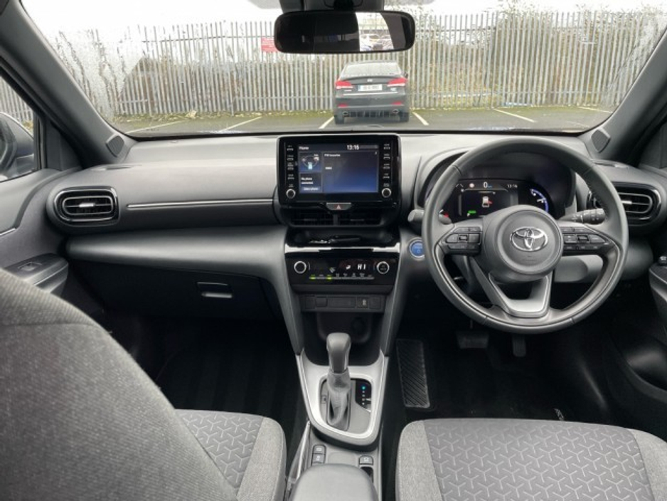 2024 Toyota Yaris Cross - LunaSport - BiTone - 1.5 Hybrid - Automatic - 1 Free Service @ 45,000 kms - EUR 180 Tax // Remote Central Locking // Front Electric Windows // Rear Electric Windows // Electric Mirrors // Heated Mir €29,799