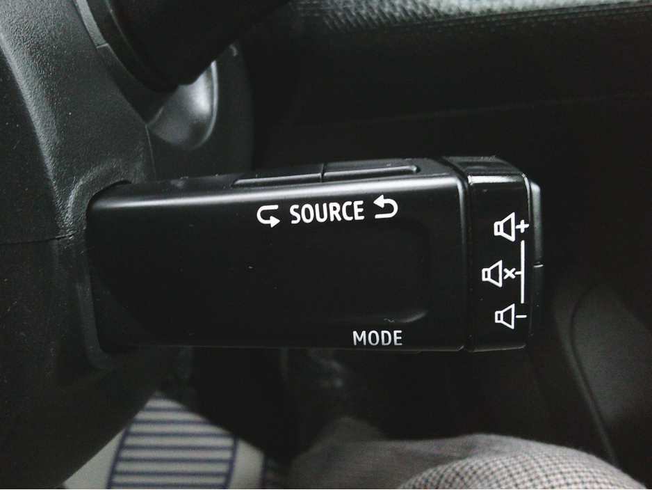 2020 Renault Clio NEW NCT 2028,  SAT./NAV., CRUISE, €180 TAX. ICONIC, LOW KMS. €12,999