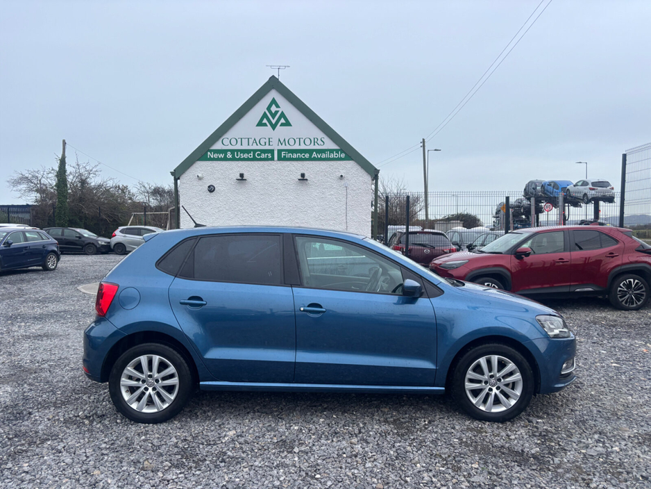 2017 Volkswagen Polo  €13,950