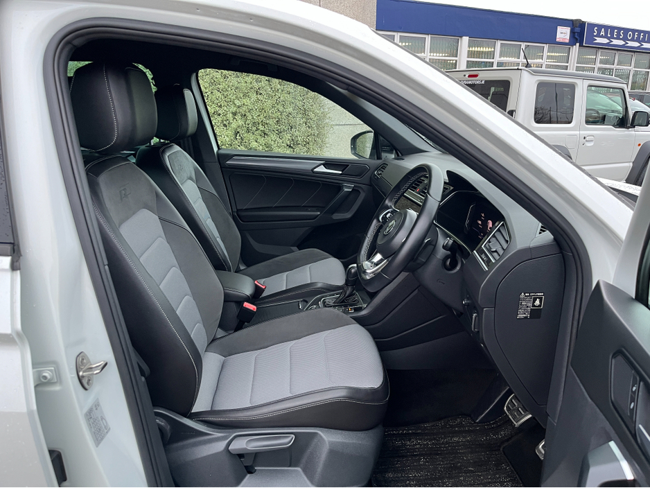 2020 Volkswagen Tiguan R-LINE 4MOTION AUTOMATIC 2.0 DIESEL //LOW MILES//HIGH SPEC//360 PARKING CAMERAS//HALF LEATHER HEATED FRONT AND REAR SEATS//KEYLESS ENTRY// €34,950