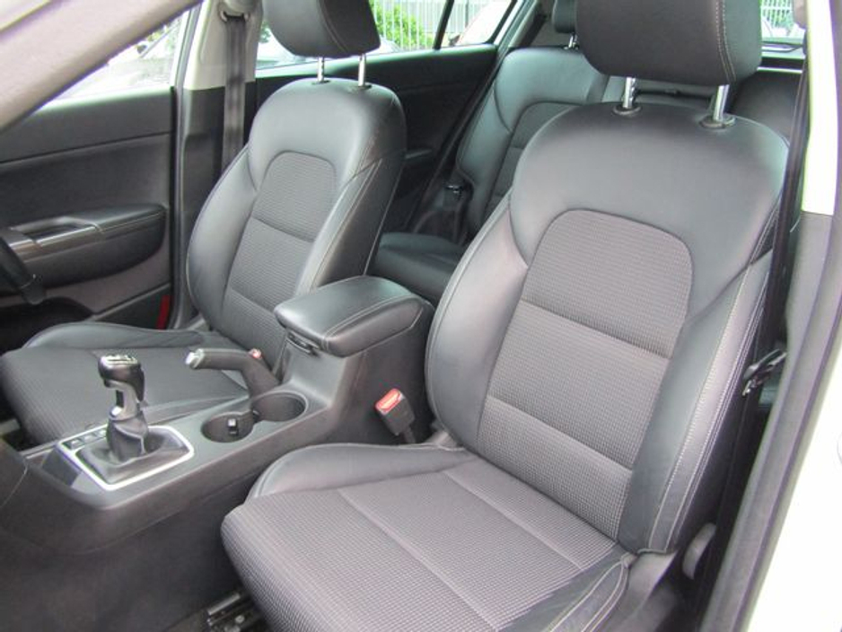 2017 Kia Sportage EX 5DR. LOW KLMS. €15,950