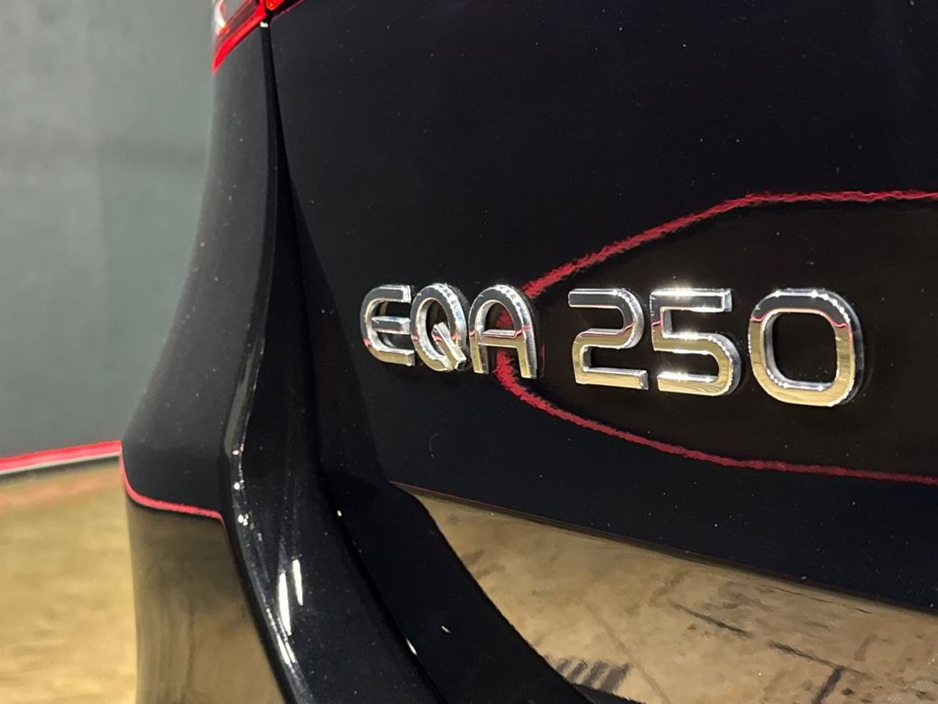 2022 Mercedes-Benz EQA EQA 250 AMG LINE - HEATED SEATS - REVERSE CAMERA - AMBIENT LIGHTING - ELECTRIC TAILGATE €28,950