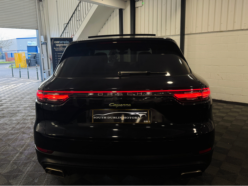 2019 Porsche Cayenne V6 E-HYBRID AUTO €59,899