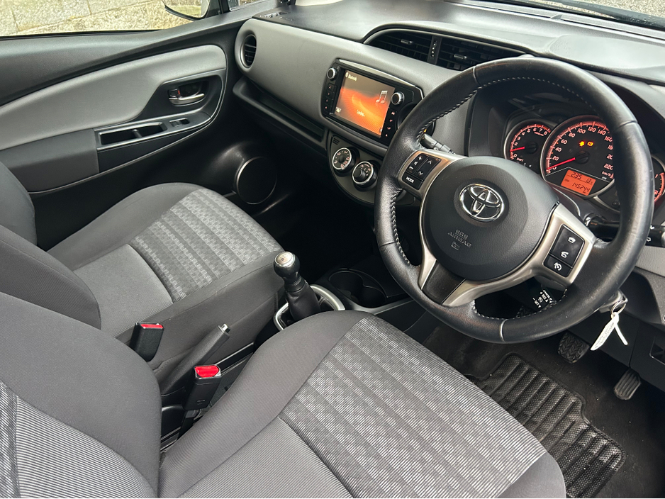 2016 Toyota Yaris 1.0 LUNA 4DR**//**BLUETOOTH**//**REVERSING CAMERA**//**NEW NCT  TILL 02/2027**//**FINANCE AVAILABLE**//**TRADE IN WELCOME**//**2 KEYS**//**WARRANTY!!!! €9,999