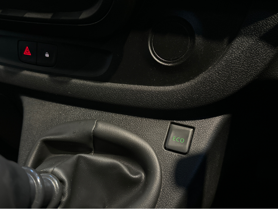 2015 Renault Trafic Passenger TRAFFIC VAN DCi €7,950