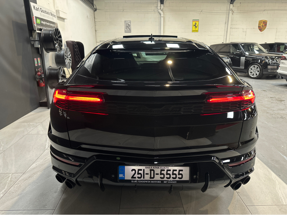 2025 Lamborghini Urus URUS S-E 4X4 V8 TWIN TURBO €359,950