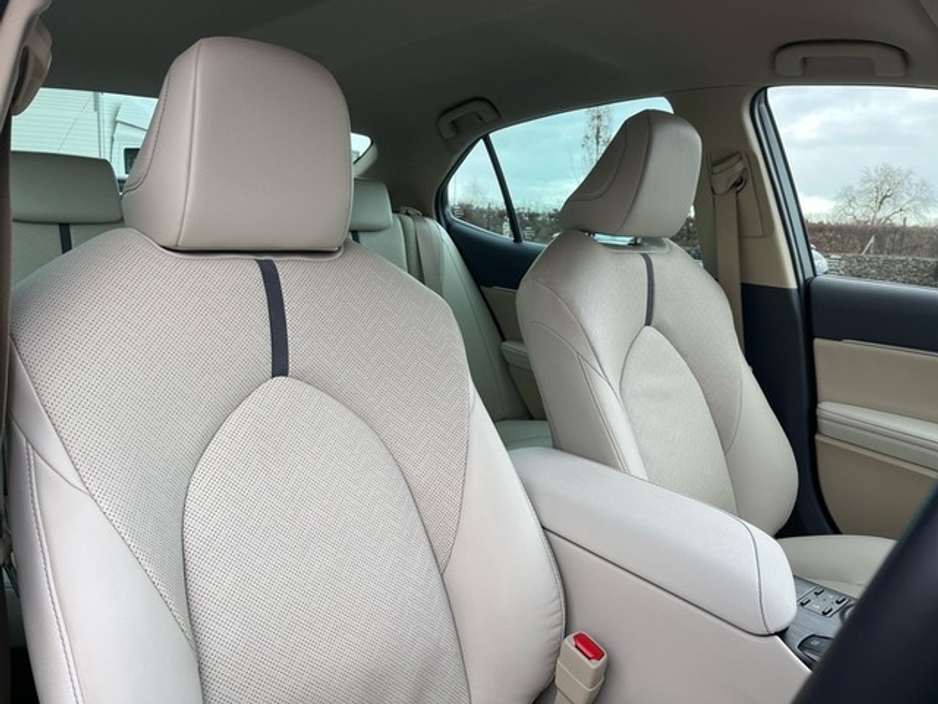 2024 Toyota Camry PLATINUM EDITION 4 €46,950