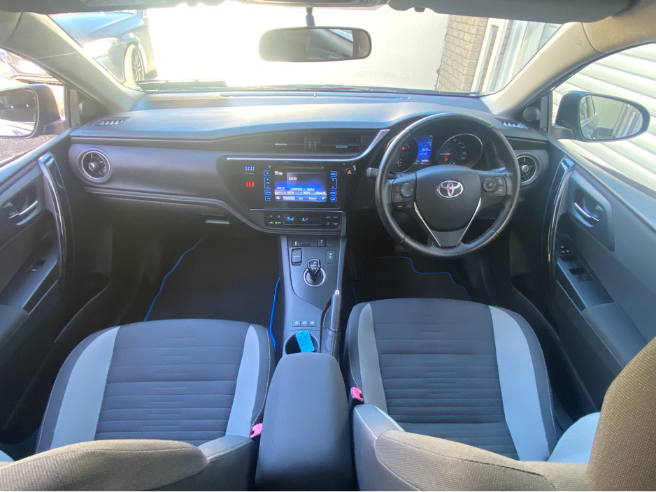 2016 Toyota Auris HYBRID @ Waltons Garage Ranelagh €13,950