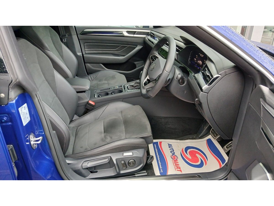 2025 Volkswagen Arteon 2.0TDI D7F 150HP R-LINE SHOOTING BRAKE, LAPIZ BLUE. €54,950