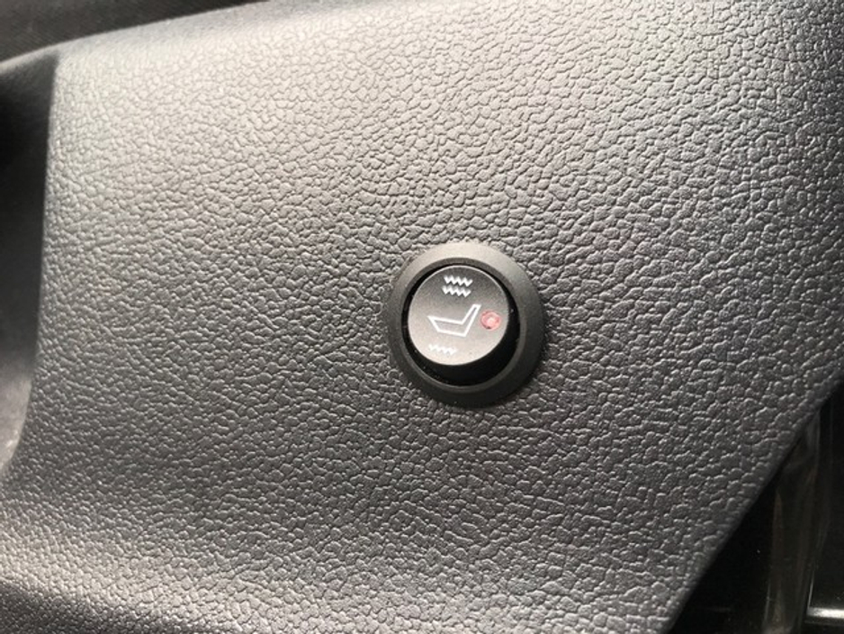 2023 Toyota C-HR HYBRID LUNA - GRANDONS €27,995