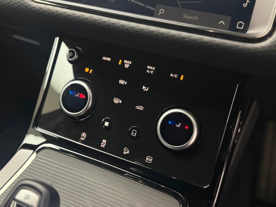 2022 Land Rover Range Rover Evoque S R-DYNAMIC P300E €37,990