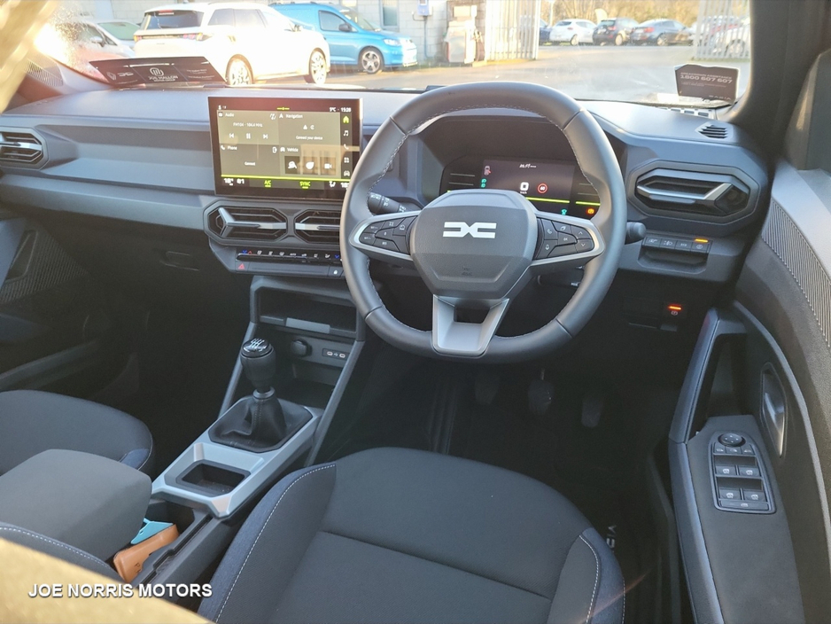 2025 Dacia Bigster EXPRESSION TCE 140 LOW KMS €30,995