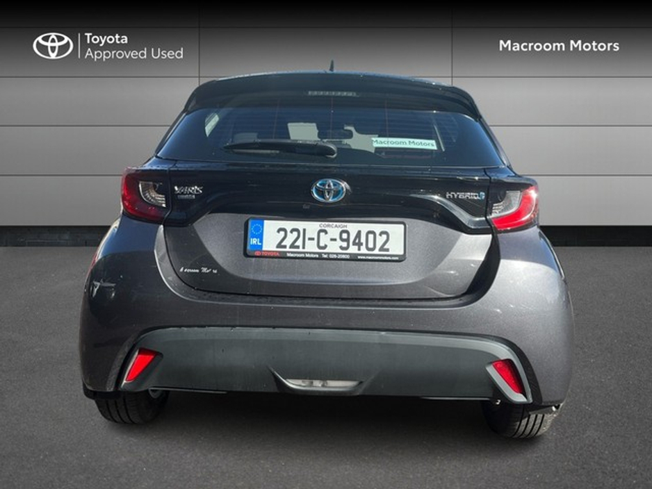 2022 Toyota Yaris FRESH SELECTION OF TRADE-INS HYBRID LUNA 4DR AUTO €23,000