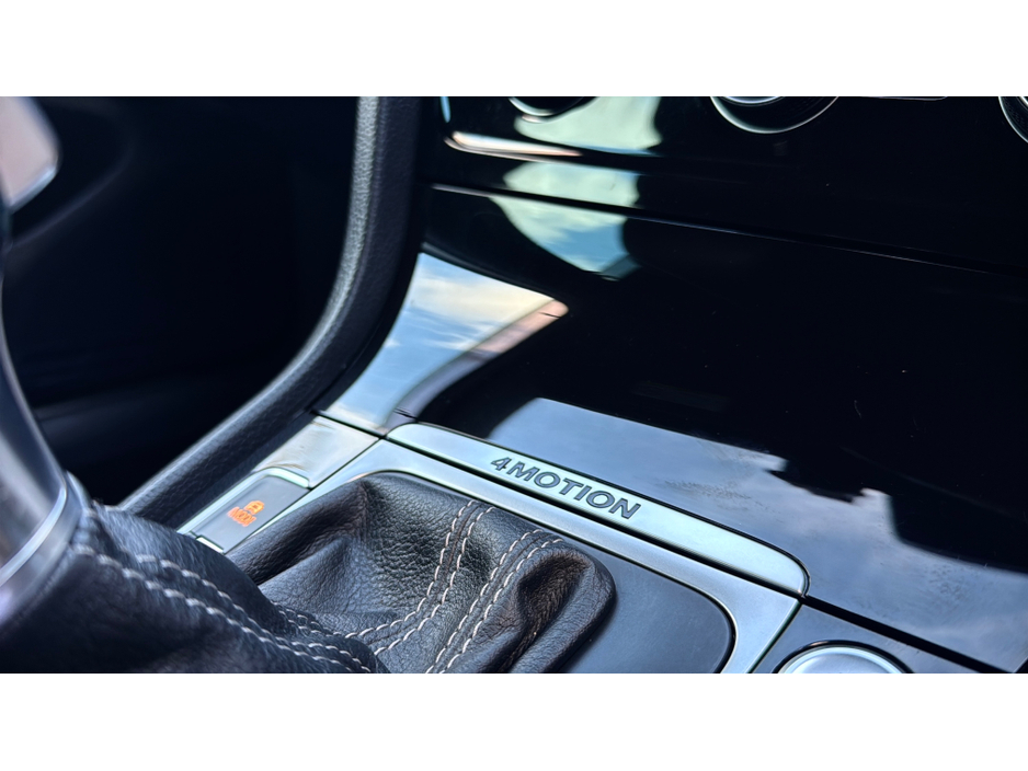 2015 Volkswagen Golf GOLF R 300BHP / AUTO / DSG / 4MOTION / LEATHER / 12MONTH WARRANTY / 90,000 €24,900