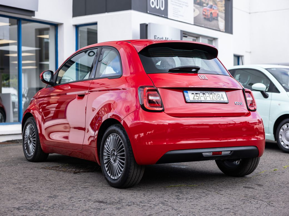 2025 Fiat 500e Icon, 42KWH, 320Kilometre Range , €22,850