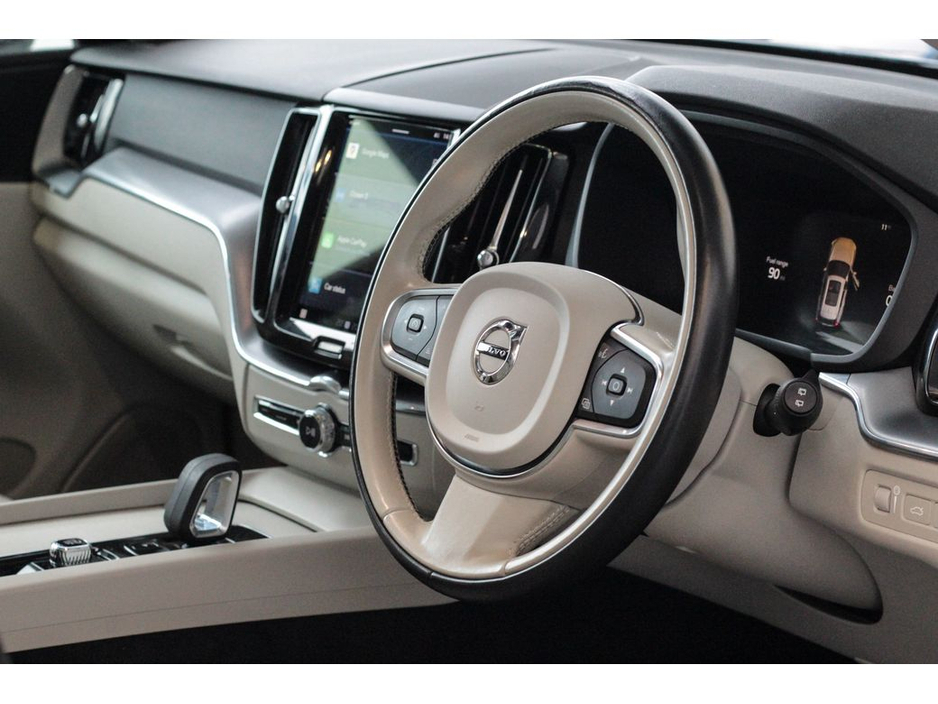 2021 Volvo XC60 T6 Inscription Expression €38,899