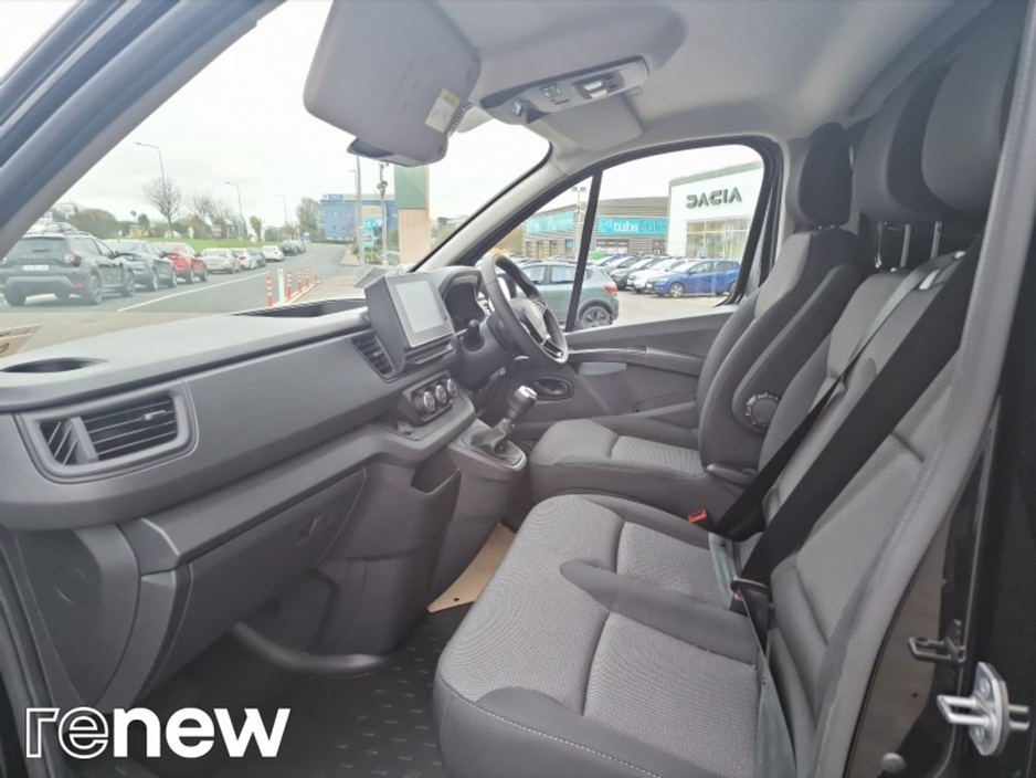 2025 Renault Trafic TRAFIC LL30 BLUE DCI 130 START €26,995