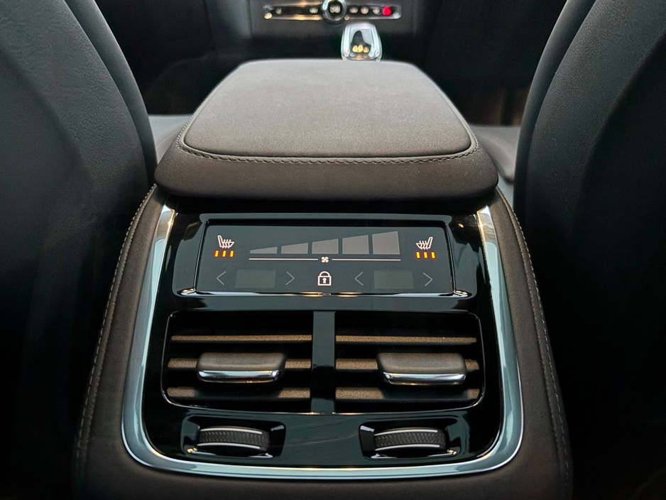 2025 Volvo XC90 T8 PLUS OPEN PAN ROOF €79,995