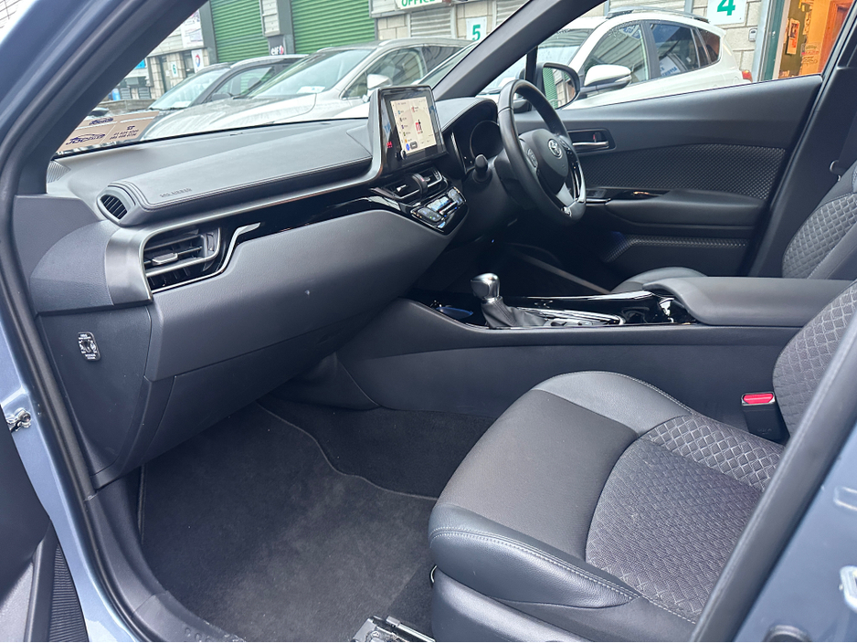 2023 Toyota C-HR HYBRID SPORT 4DR AUTO €28,500