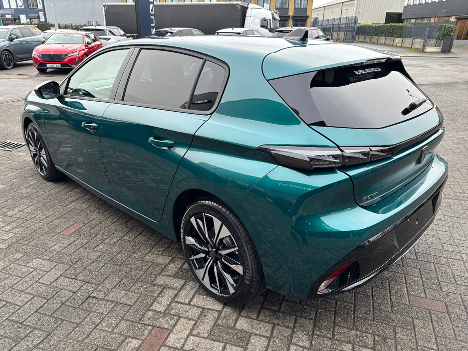 2026 Peugeot 308 1.2 MHEV 145BHP e-DCS6 Allure €35,100