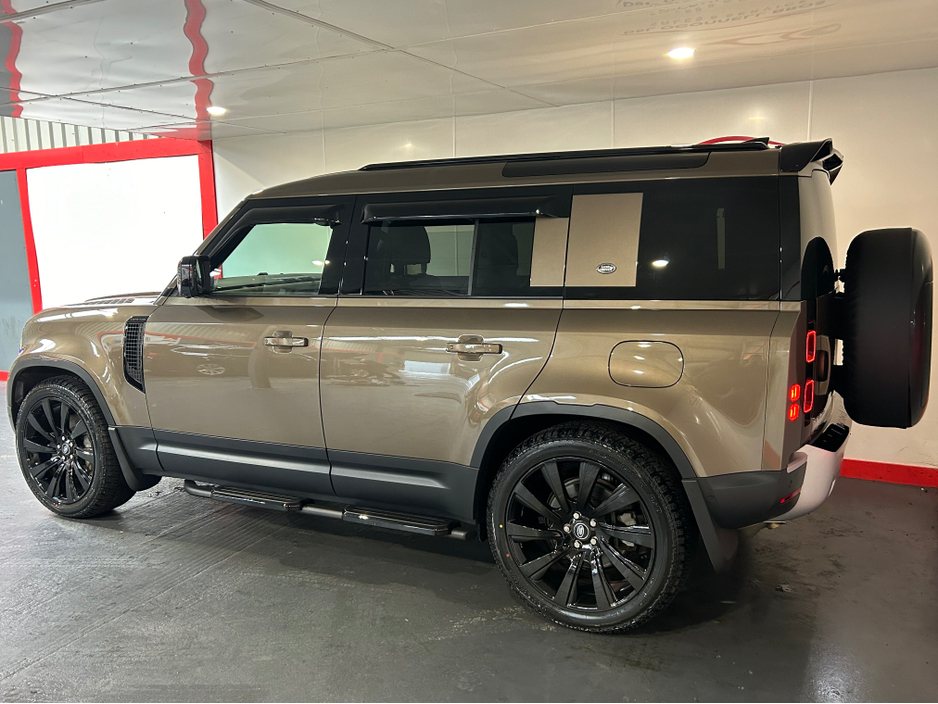2023 Land Rover Defender 110 2.0 P400 SE ONE OWNER FSH €74,950