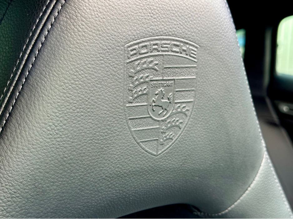 2022 Porsche Panamera 2+2 E-HY E-HYBRID CARBON TRIM €84,950