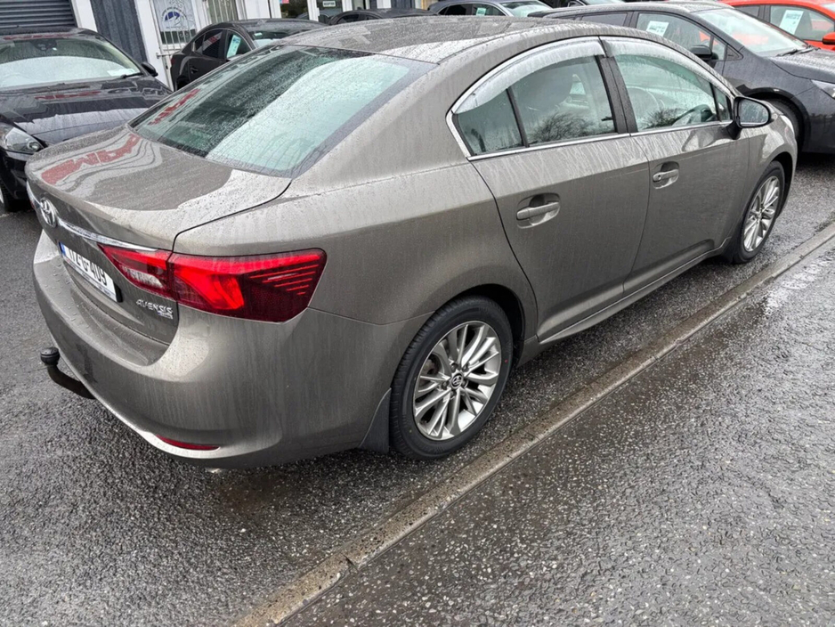 2017 Toyota Avensis 1.6 D-4D Luna Navi Saloon €11,500